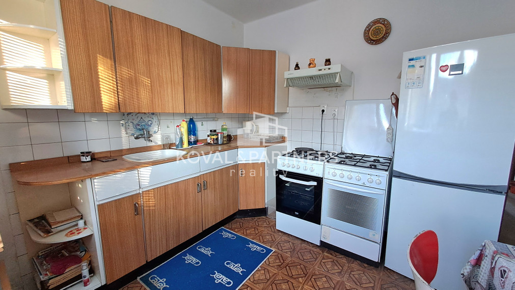 Na prenájom poschodová budova, Zlaté Moravce, časť Ďatelinisko