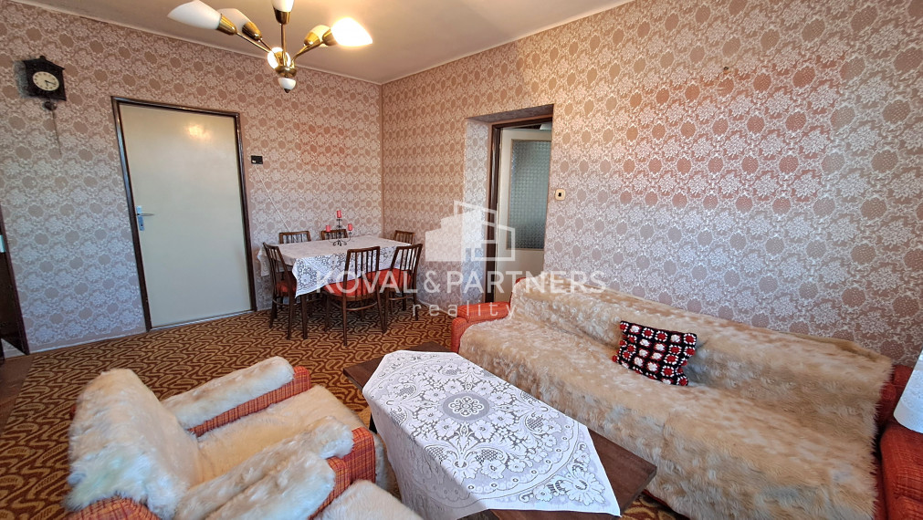 Na prenájom poschodová budova, Zlaté Moravce, časť Ďatelinisko