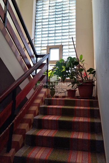 Na prenájom poschodová budova, Zlaté Moravce, časť Ďatelinisko