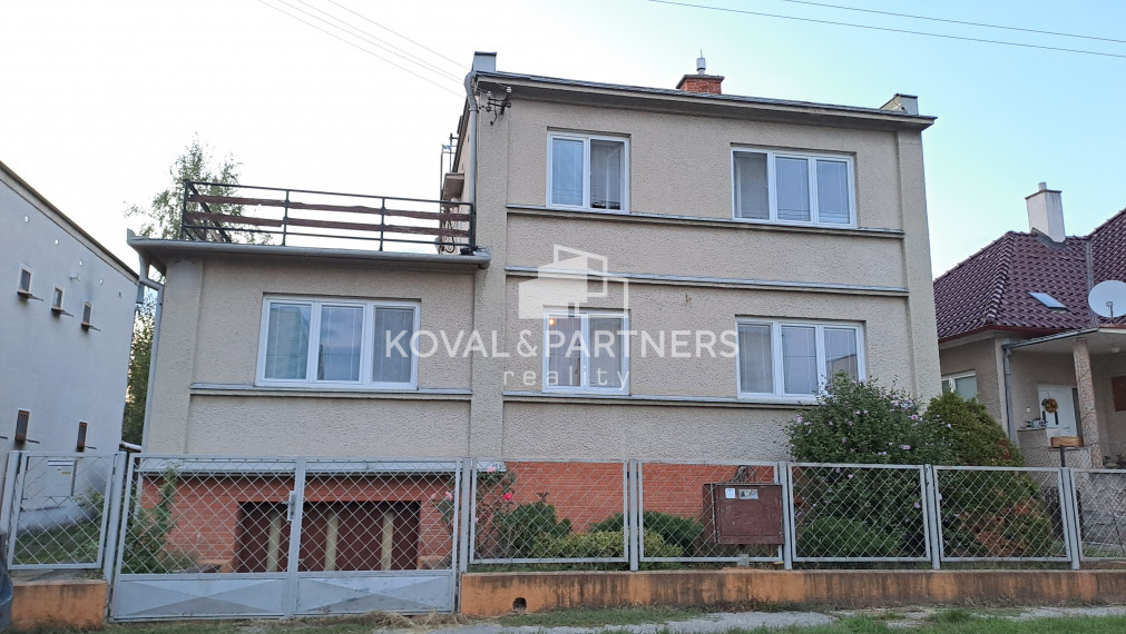 Na prenájom poschodová budova, Zlaté Moravce, časť Ďatelinisko