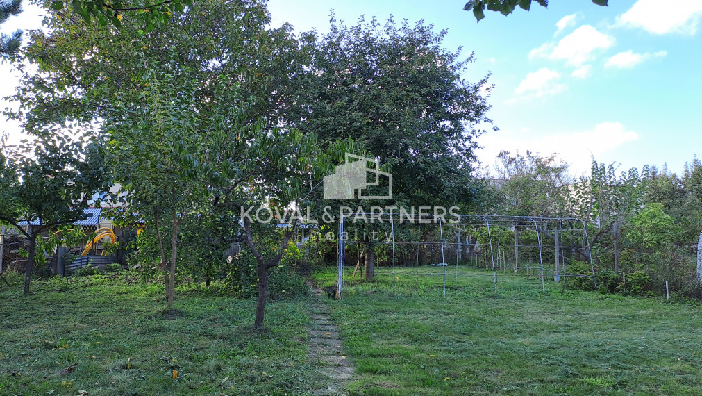 Na prenájom poschodová budova, Zlaté Moravce, časť Ďatelinisko