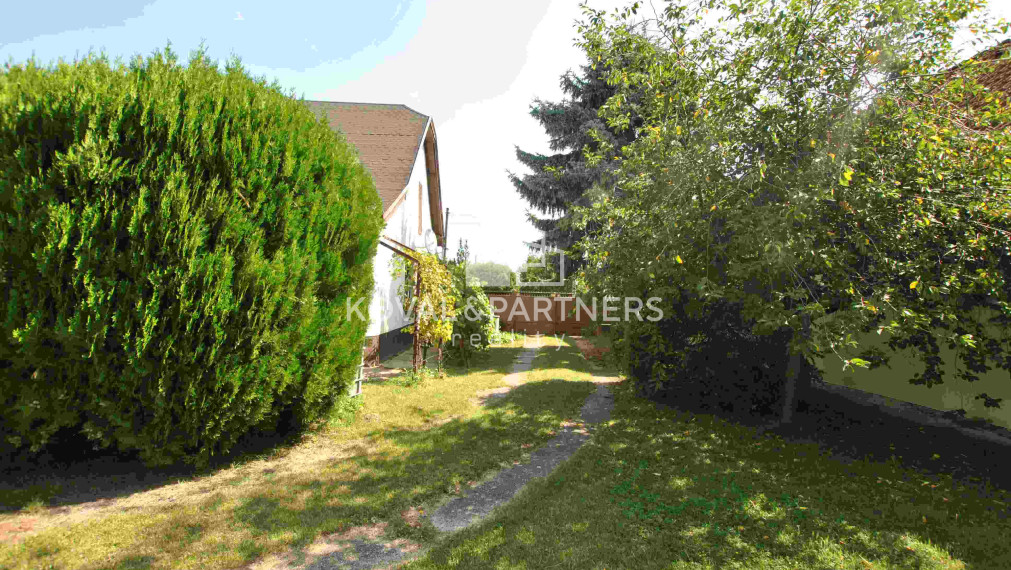 Koval & partners ponúka exkluzívne na predaj rodinný dom v obci Palárikovo