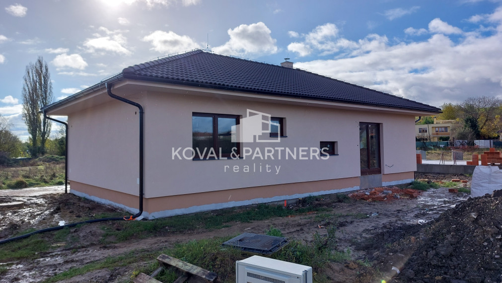4 izbová novostavba Bungalovu - Veľké Zálužie