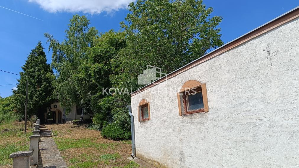 Rodinný dom s veľkým pozemkom - Veľký Kýr