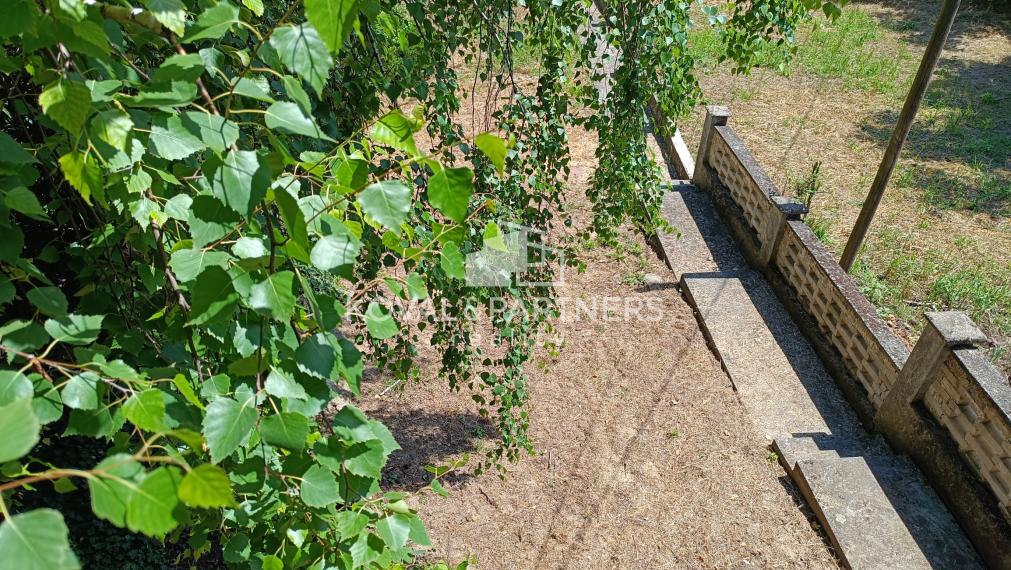 Rodinný dom s veľkým pozemkom - Veľký Kýr