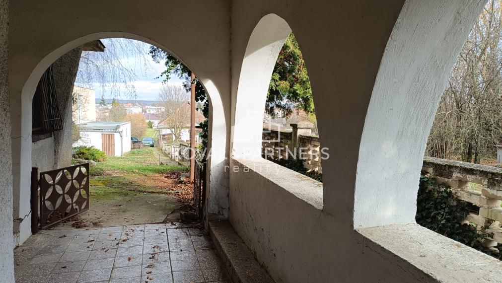 Rodinný dom s veľkým pozemkom - Veľký Kýr