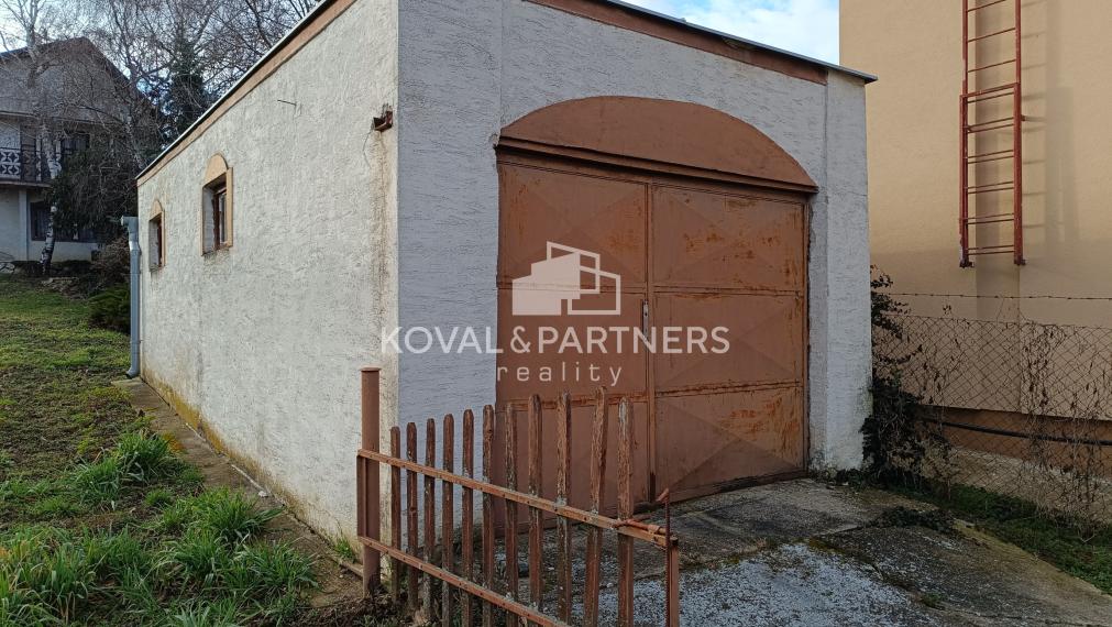 Rodinný dom s veľkým pozemkom - Veľký Kýr