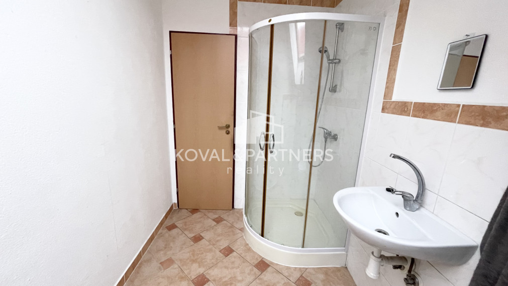 Prenájom 1 izbového bytu v Dolných Krškanoch