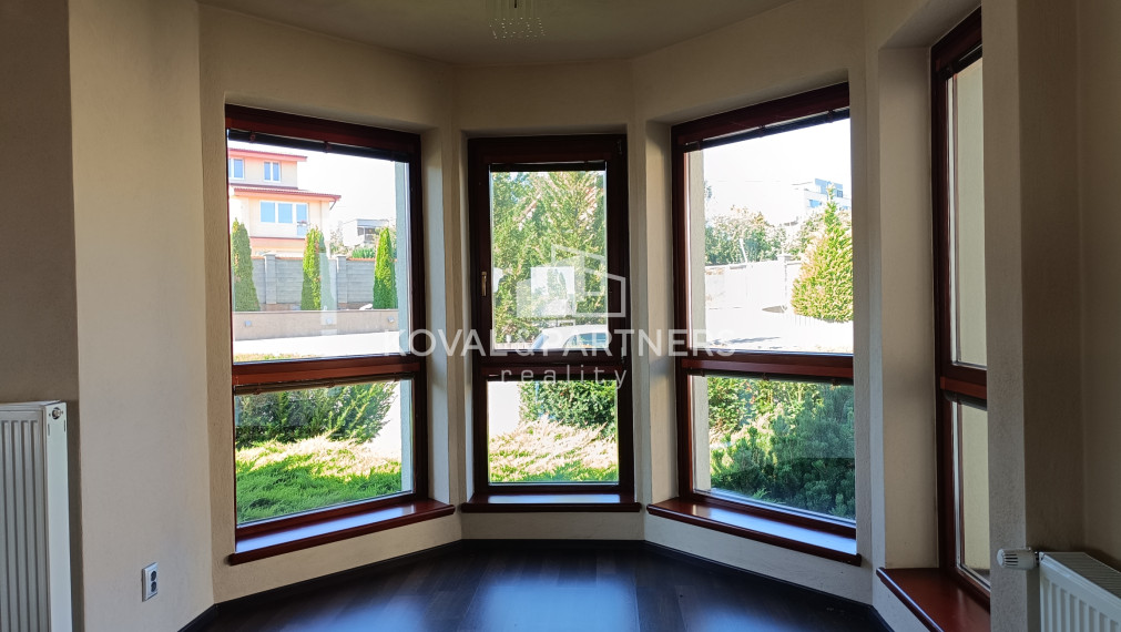 Rodinný dom (10 izieb) na prenájom - Nitra