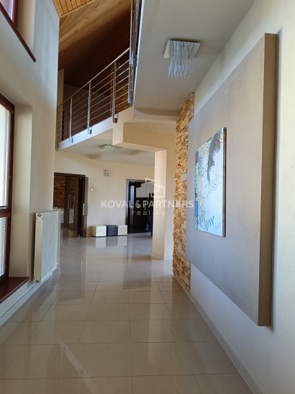 Rodinný dom (10 izieb) na prenájom - Nitra