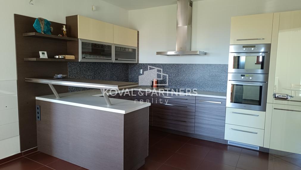 Rodinný dom (10 izieb) na prenájom - Nitra