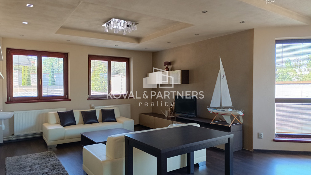 Rodinný dom (10 izieb) na prenájom - Nitra