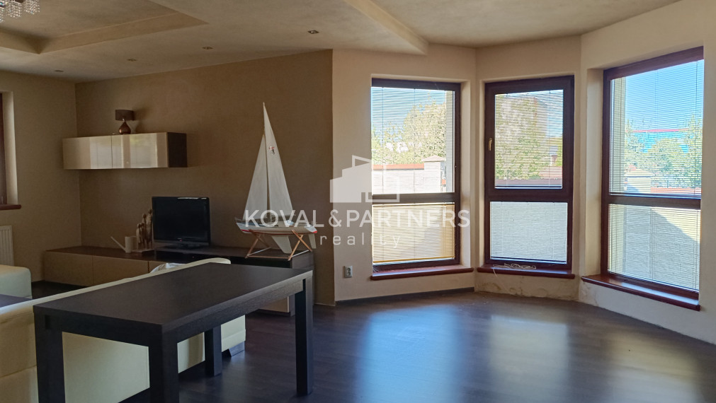 Rodinný dom (10 izieb) na prenájom - Nitra