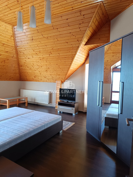 Rodinný dom (10 izieb) na prenájom - Nitra