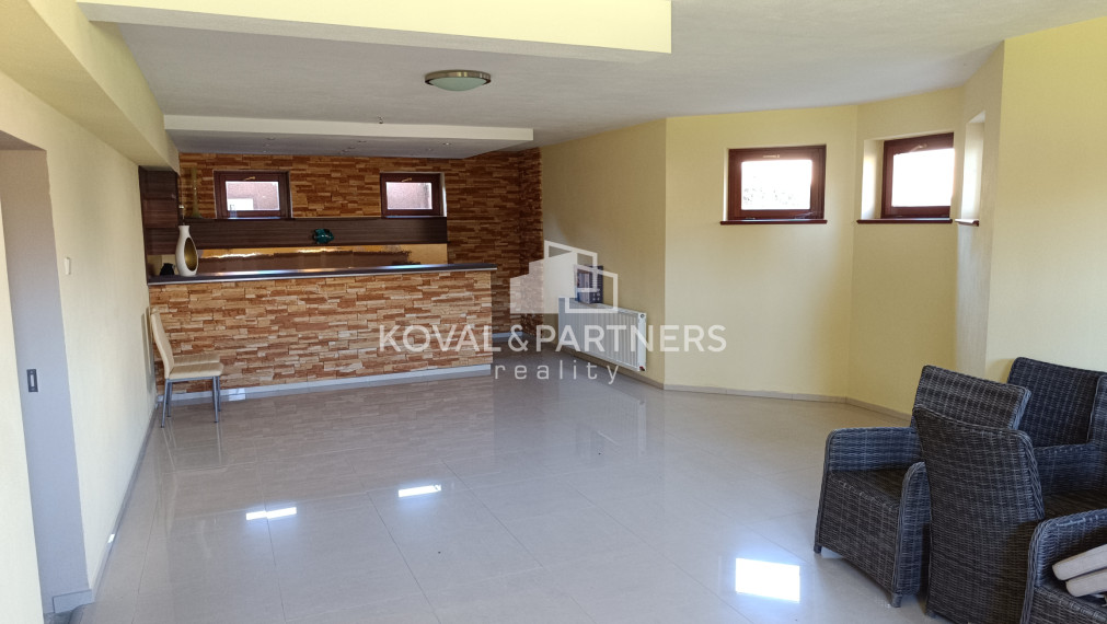 Rodinný dom (10 izieb) na prenájom - Nitra