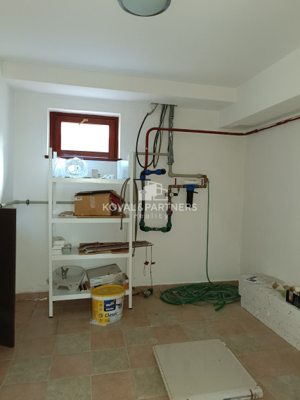 Rodinný dom (10 izieb) na prenájom - Nitra