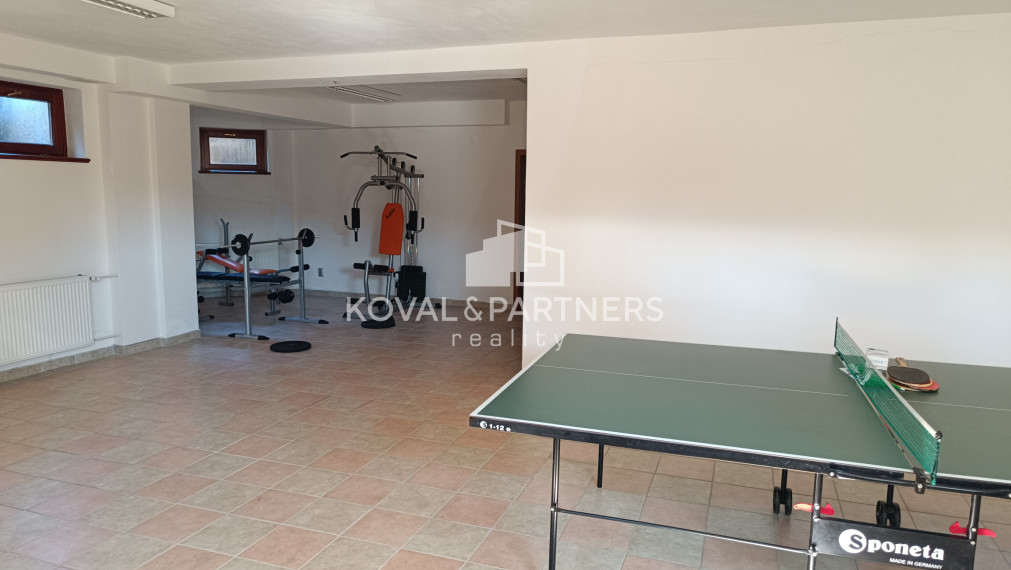 Rodinný dom (10 izieb) na prenájom - Nitra