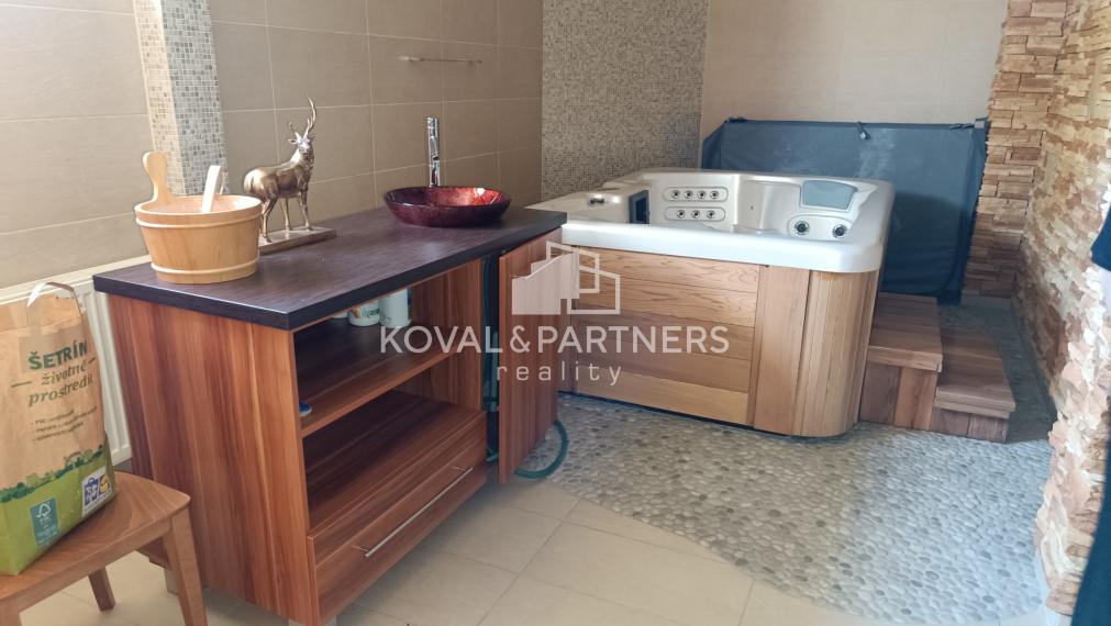 Rodinný dom (10 izieb) na prenájom - Nitra