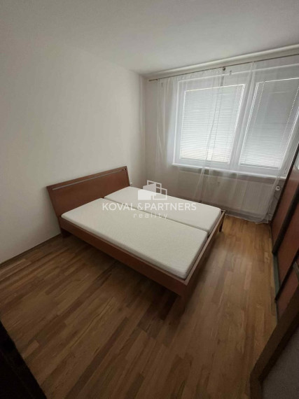 Prenájom 3 izbového bytu s balkónom v Nitre na Partizánskej ulici