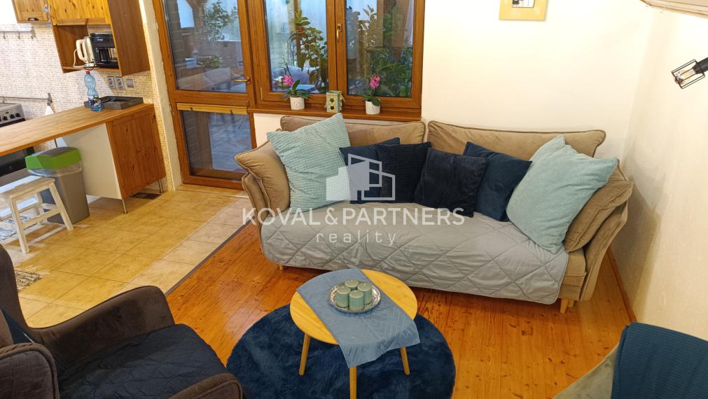 Dva rodinné domy - Cabaj-Čápor - Nitra