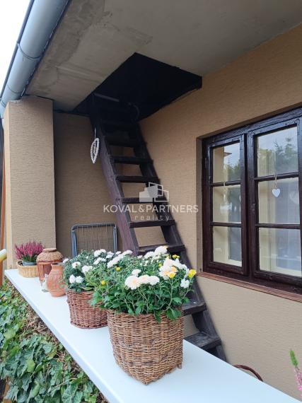 Dva rodinné domy - Cabaj-Čápor - Nitra