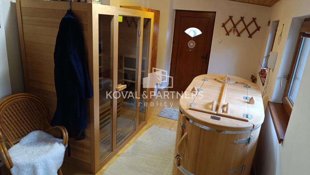 Dva rodinné domy - Cabaj-Čápor - Nitra