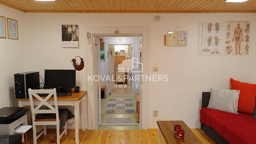 Dva rodinné domy - Cabaj-Čápor - Nitra