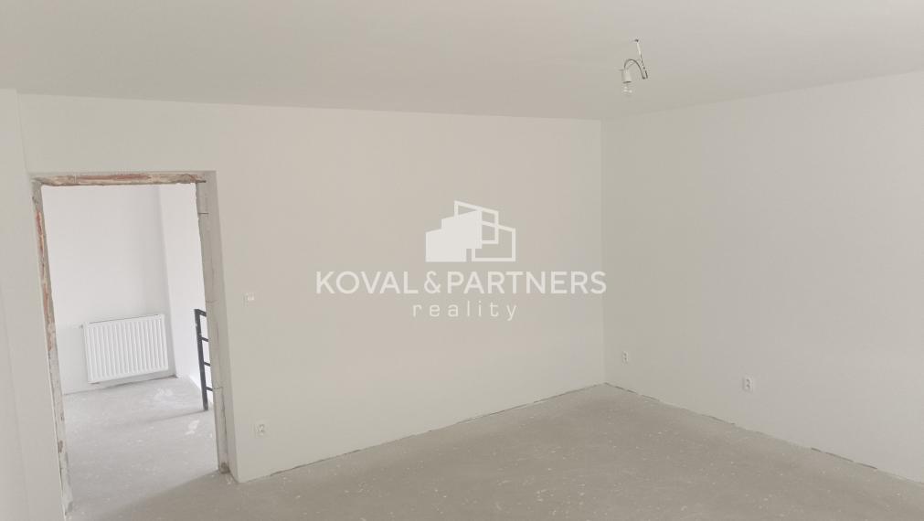 4-izbový poschodový rodinný dom na veľkorysom pozemku - Čeľadice