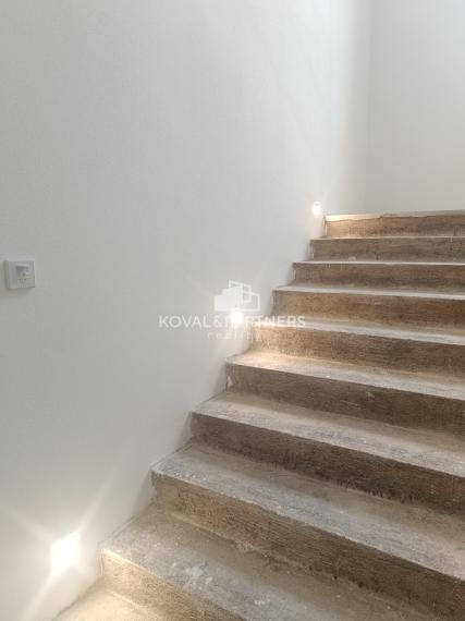 4-izbový poschodový rodinný dom na veľkorysom pozemku - Čeľadice