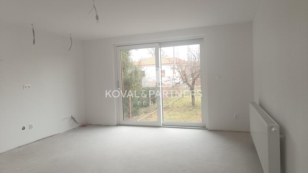 4-izbový poschodový rodinný dom na veľkorysom pozemku - Čeľadice