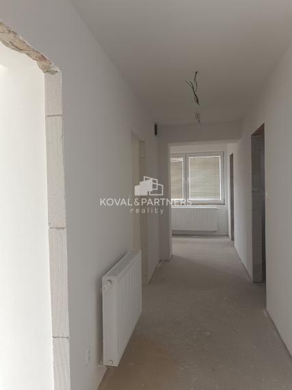 4-izbový poschodový rodinný dom na veľkorysom pozemku - Čeľadice