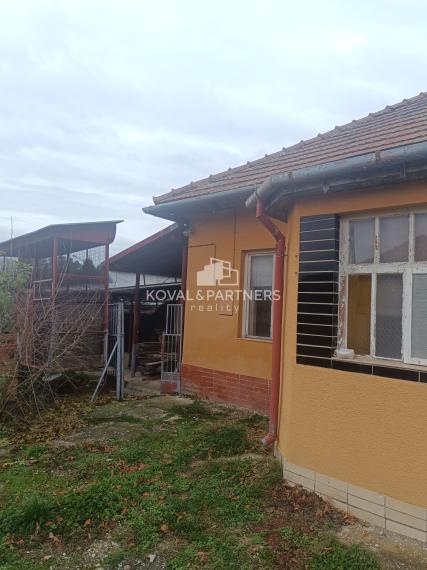 4-izbový poschodový rodinný dom na veľkorysom pozemku - Čeľadice