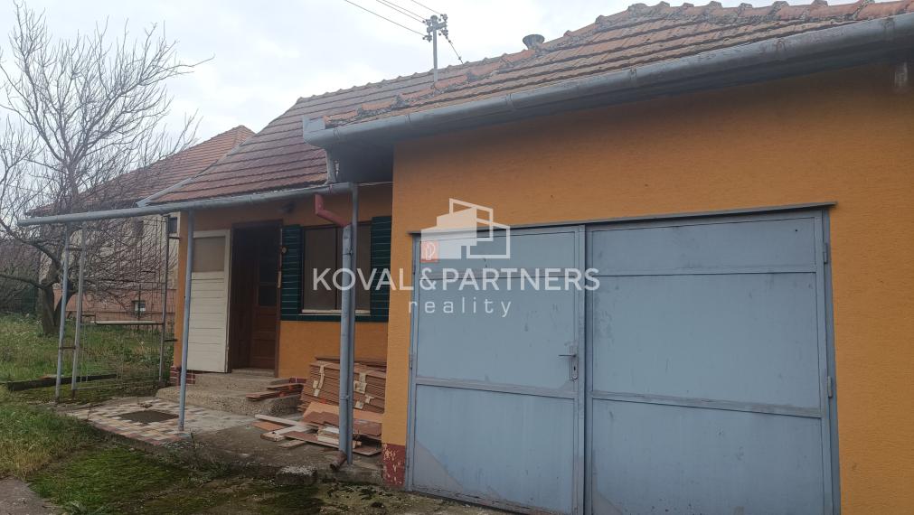 4-izbový poschodový rodinný dom na veľkorysom pozemku - Čeľadice