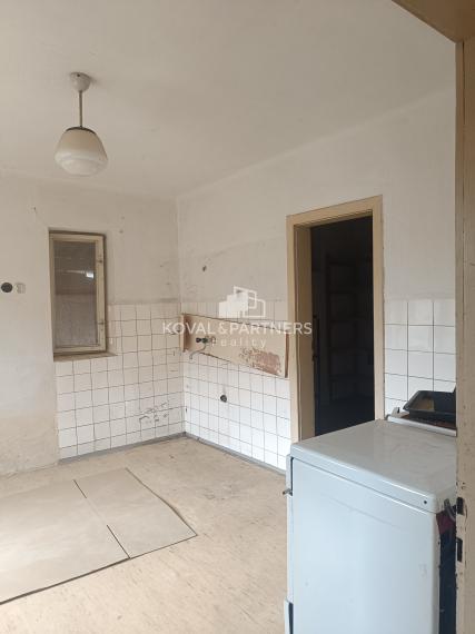 4-izbový poschodový rodinný dom na veľkorysom pozemku - Čeľadice