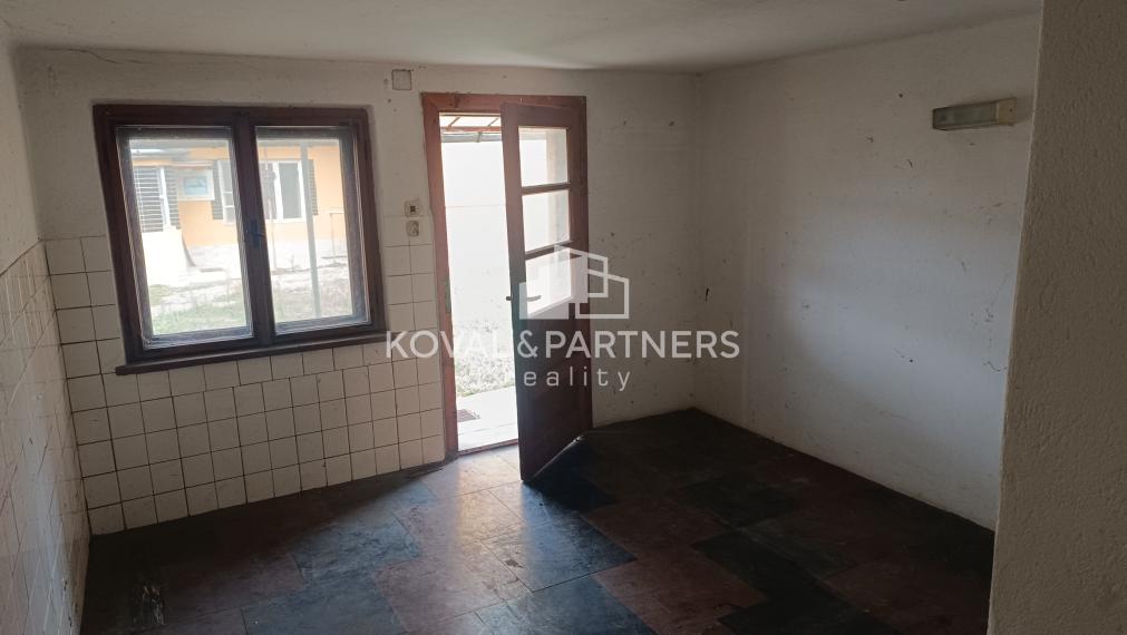 4-izbový poschodový rodinný dom na veľkorysom pozemku - Čeľadice