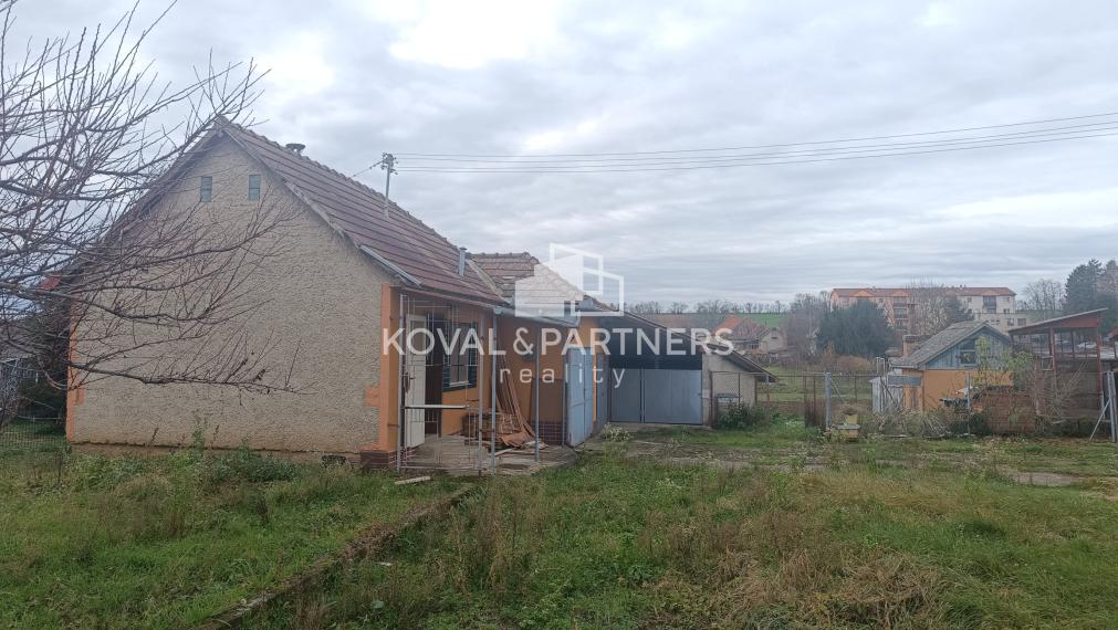 4-izbový poschodový rodinný dom na veľkorysom pozemku - Čeľadice