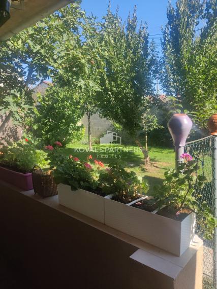 Dva rodinné domy - Cabaj-Čápor - Nitra