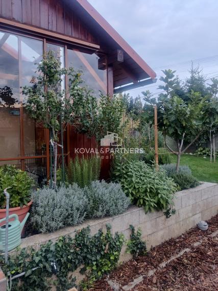 Dva rodinné domy - Cabaj-Čápor - Nitra