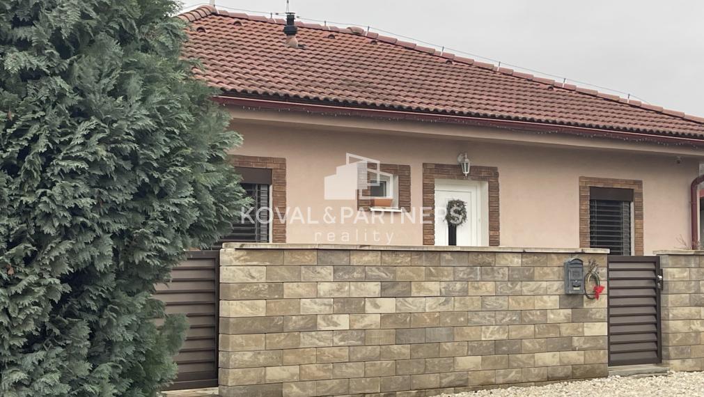 Útulný 3 izbový rodinný dom v Kolíňanoch