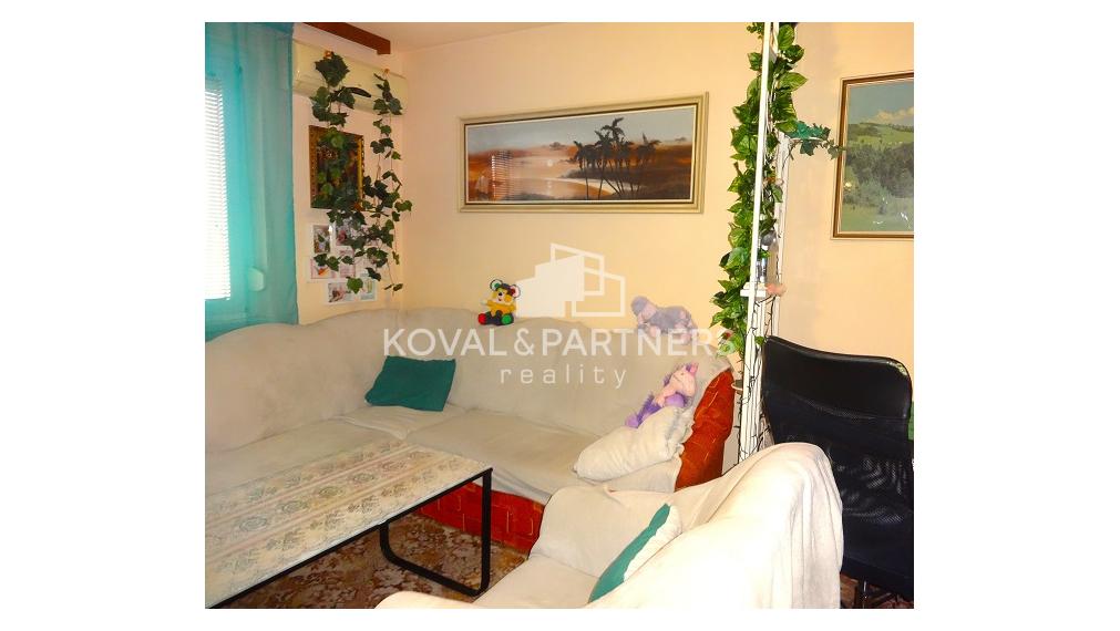 Na predaj 3-izbový byt s logiou 59,30m2 - Levice