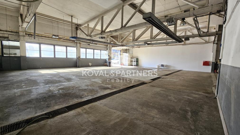 Priestory s parkovaním na prenájom - Nitra