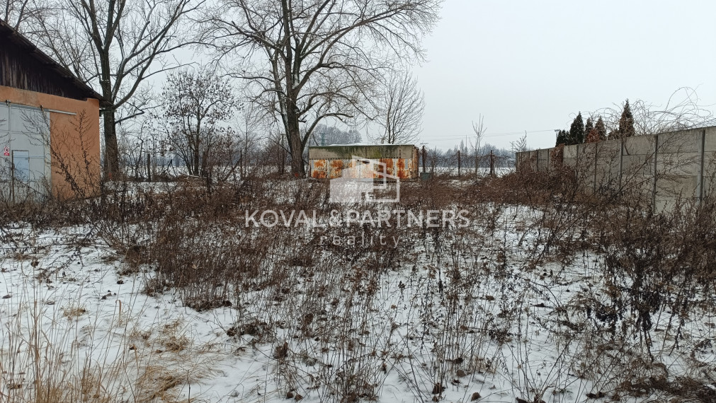 Stavebný pozemok 1616 m2 - Trnovec nad Váhom
