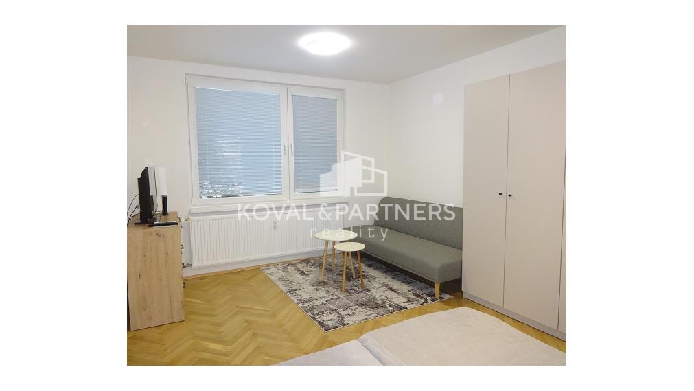 Na prenájom nový, krásny, zariadený 1 izbový byt - Okružná, Levice