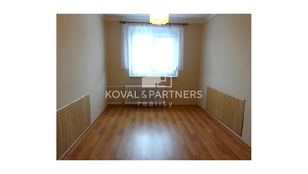 Na predaj 3 izbový byt s logiou - Levice