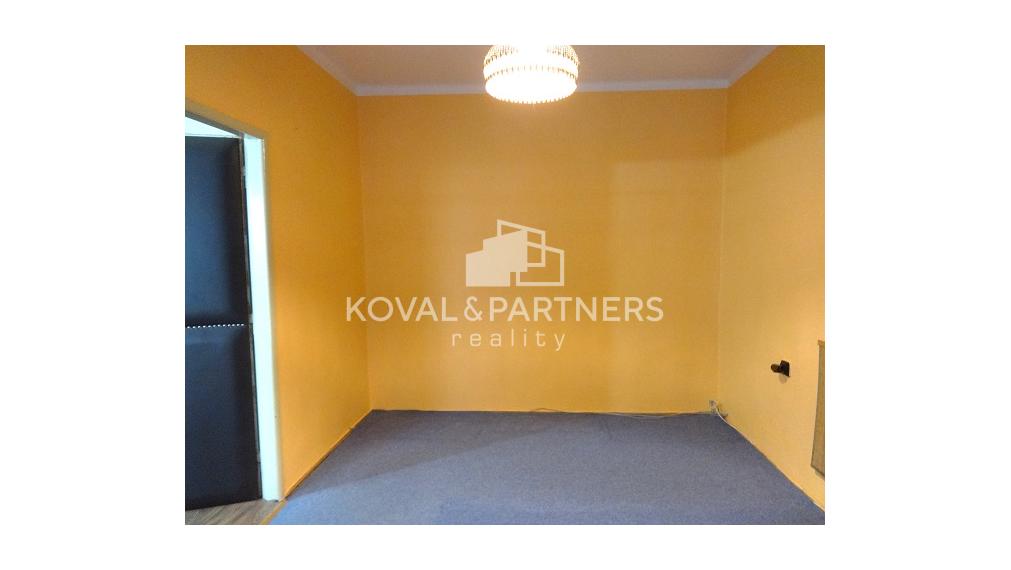 Na predaj 3 izbový byt s logiou - Levice