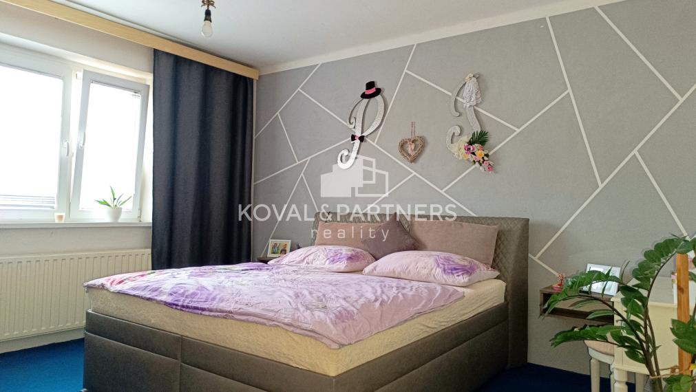 Priestranný rodinný dom - Hrušovany