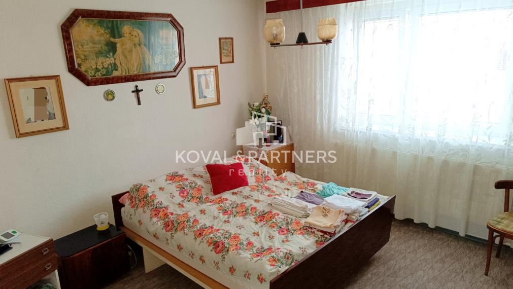 Priestranný rodinný dom - Hrušovany