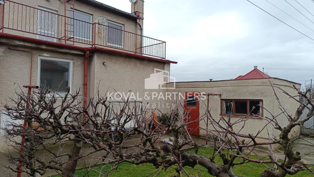 Priestranný rodinný dom - Hrušovany