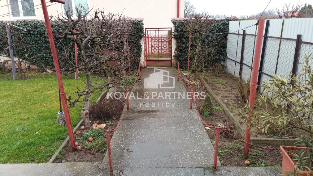 Priestranný rodinný dom - Hrušovany