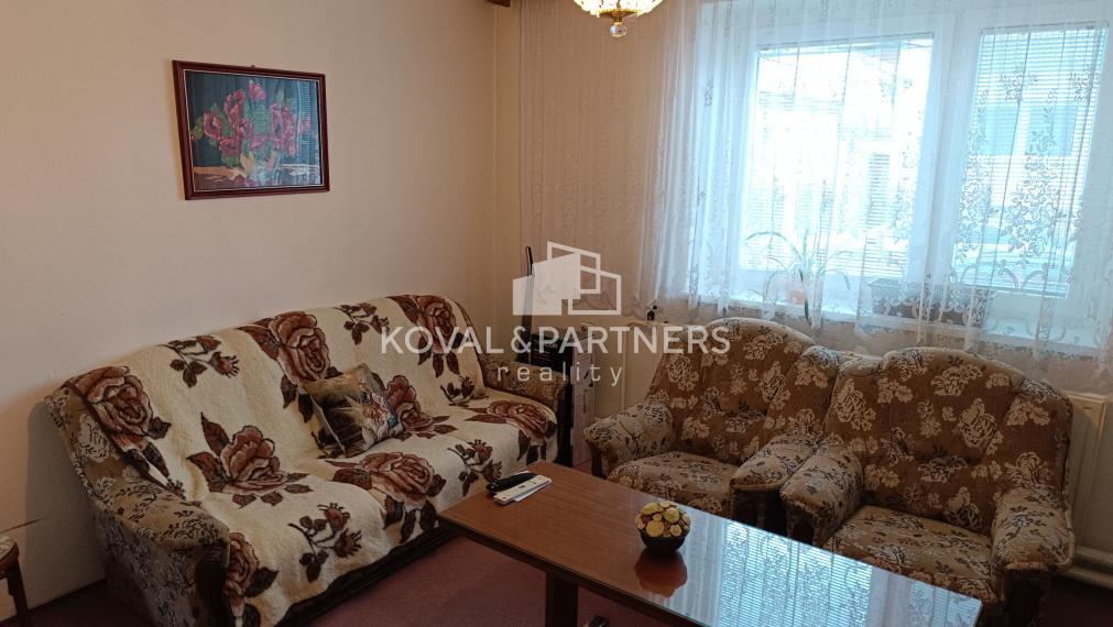 Priestranný rodinný dom - Hrušovany